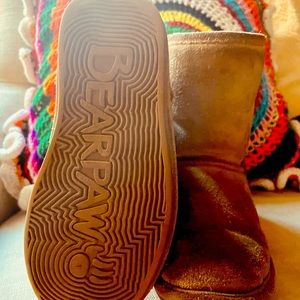 Bearpaw kids boots 🐻